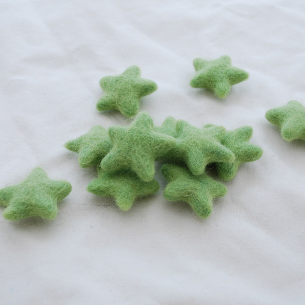 100% Wool Felt Stars - 10 Count - approx 3.5cm - Grass Green