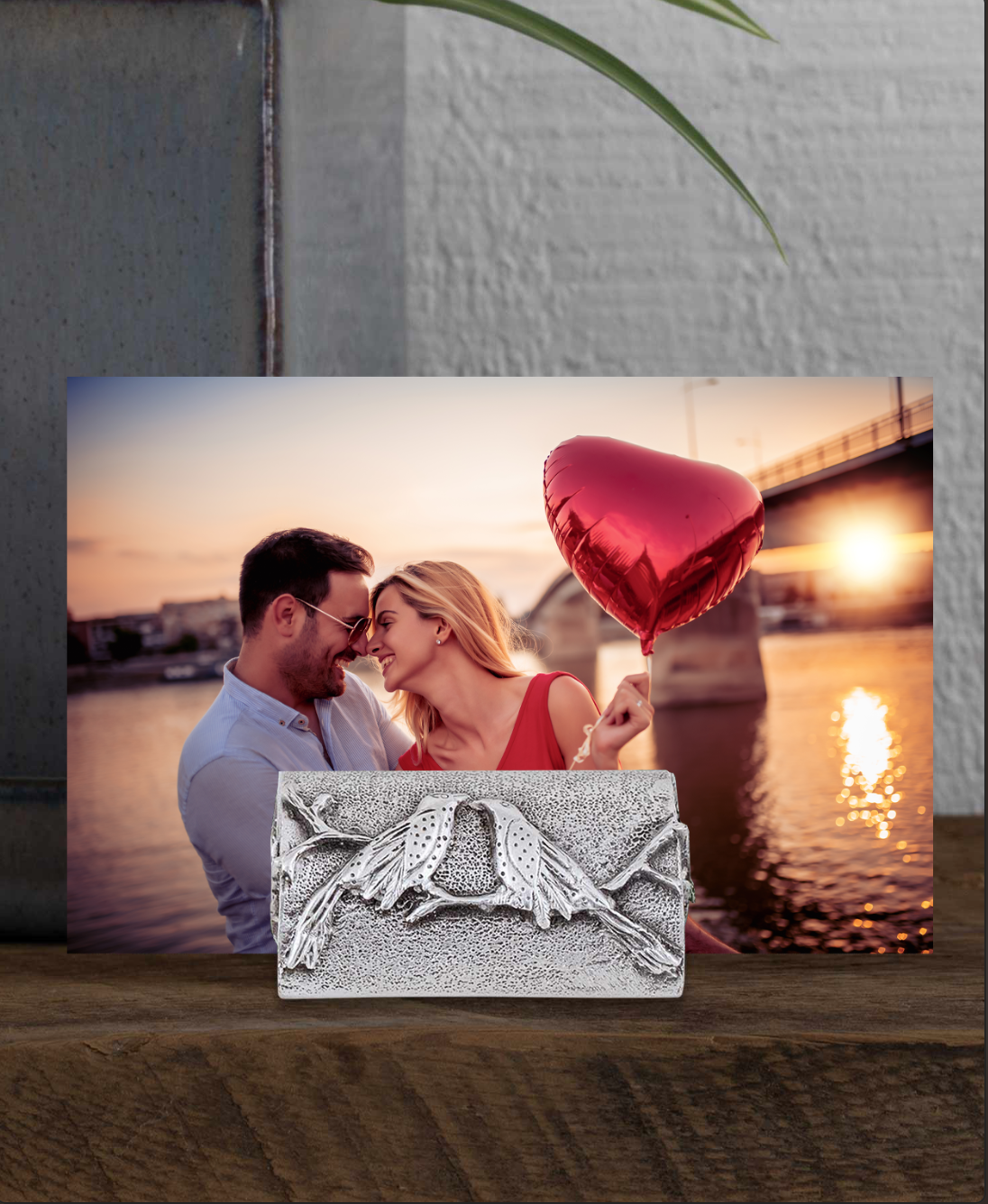 Love Birds Photo Stand