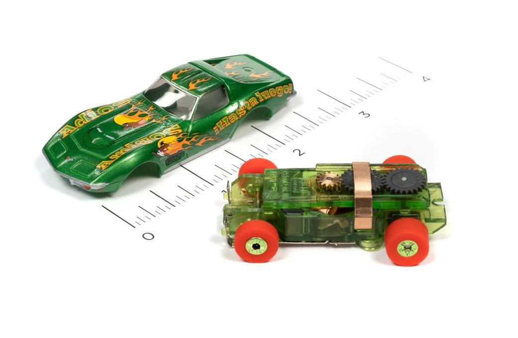 Auto World Diecast ThunderJet R33 Looney Tunes Electric Slot Car