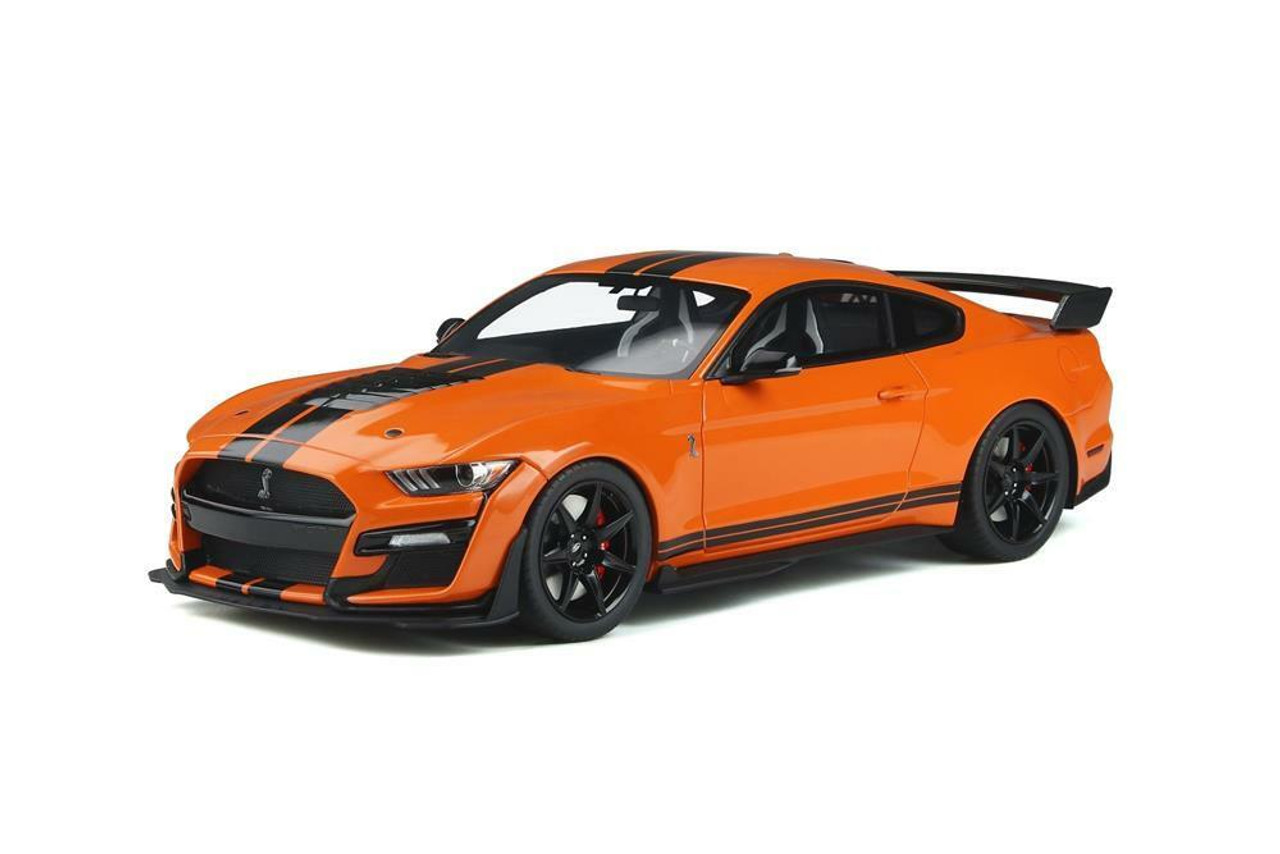 送無料GT SPIRIT 1/18 フォード マスタング シェルビー GT イエロー (ブラックストライプ) (GTS002US) 乗用車