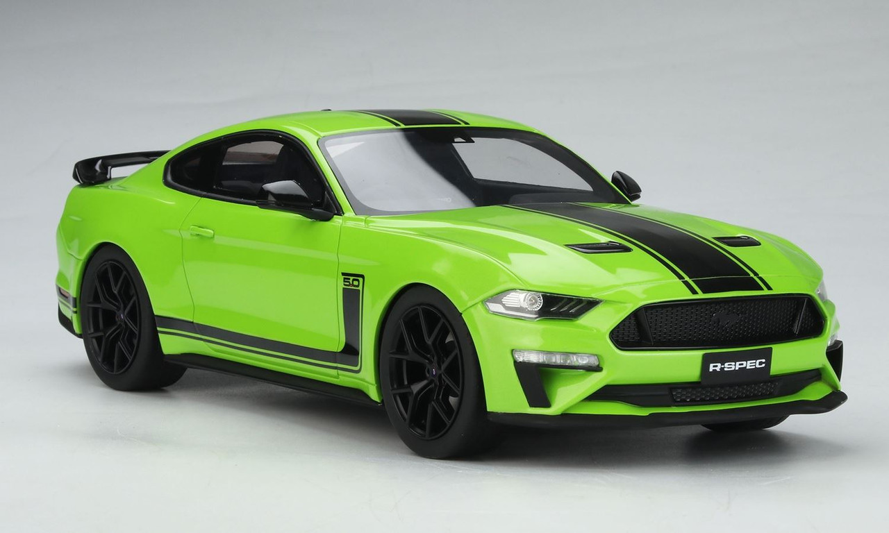 Rimac Nevera 2021 1:18 GT Spirit Laranja - 18 anos! Loja on-line de miniaturas colecionáveis