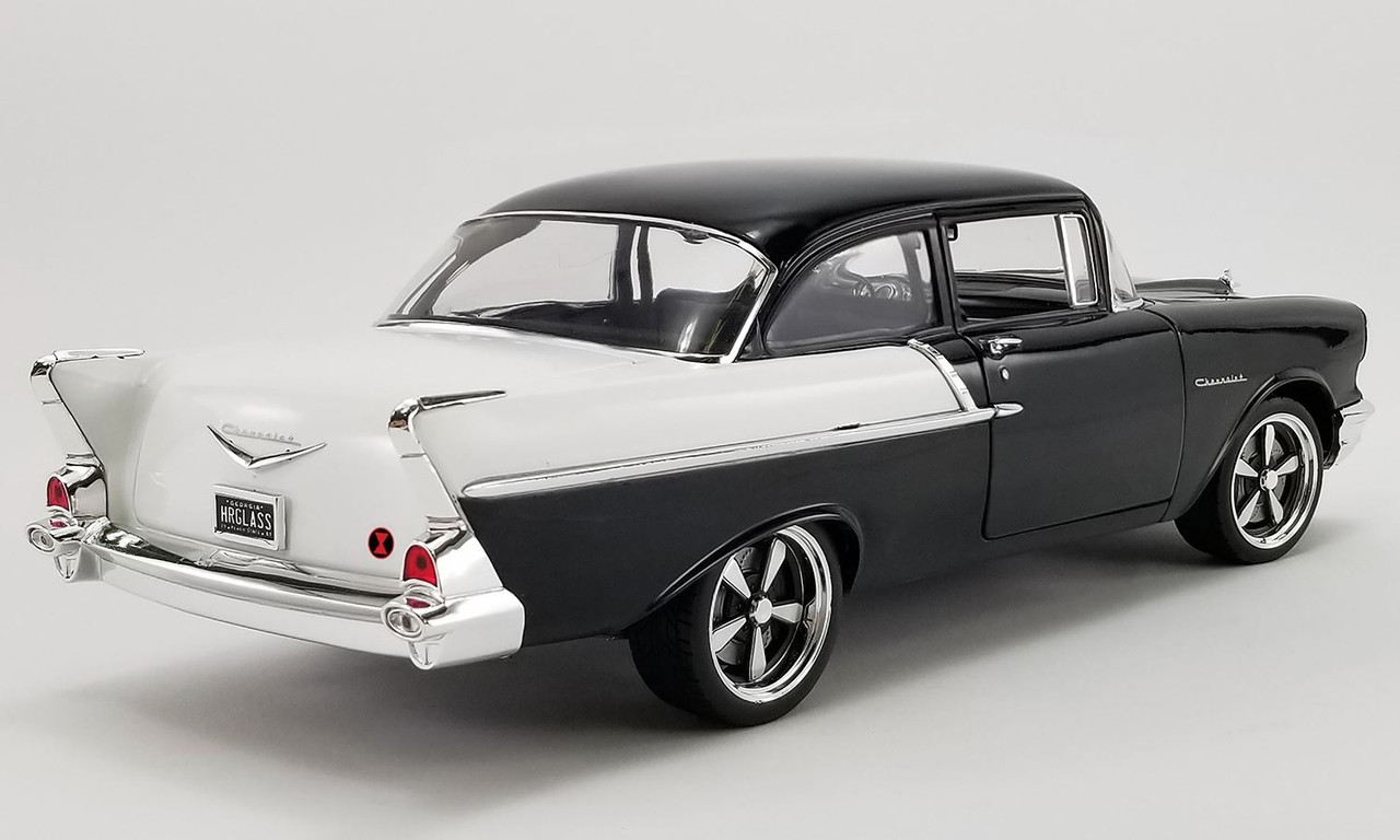 Acme 1:18 Scale 1957 Chevrolet 150 Restomod - Hourglass A1807012