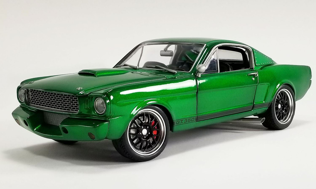 Acme 1:18 Scale 1965 Shelby GT350R Street Fighter - Green Hornet