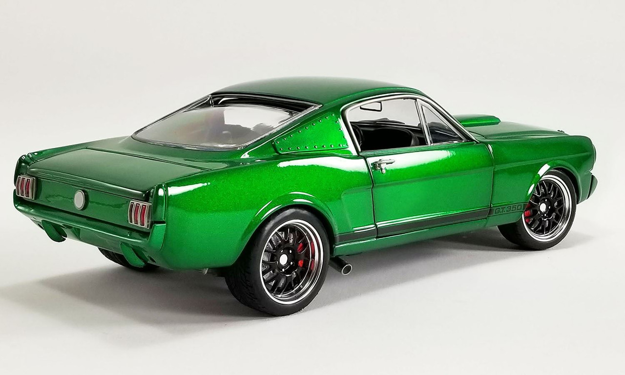 Acme 1:18 Scale 1965 Shelby GT350R Street Fighter - Green Hornet