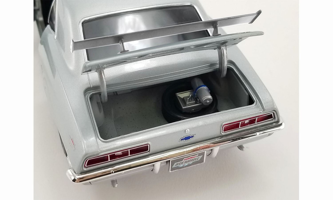 Acme 1:18 Scale 1969 Chevrolet COPO Camaro - Cortez Silver