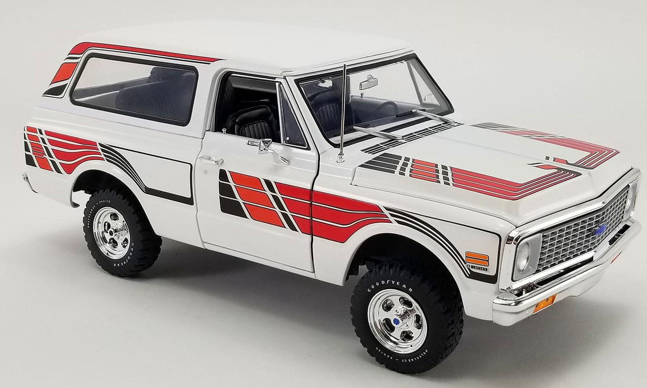 Acme 1:18 Scale 1972 Chevrolet K5 Blazer - Feathers Edition