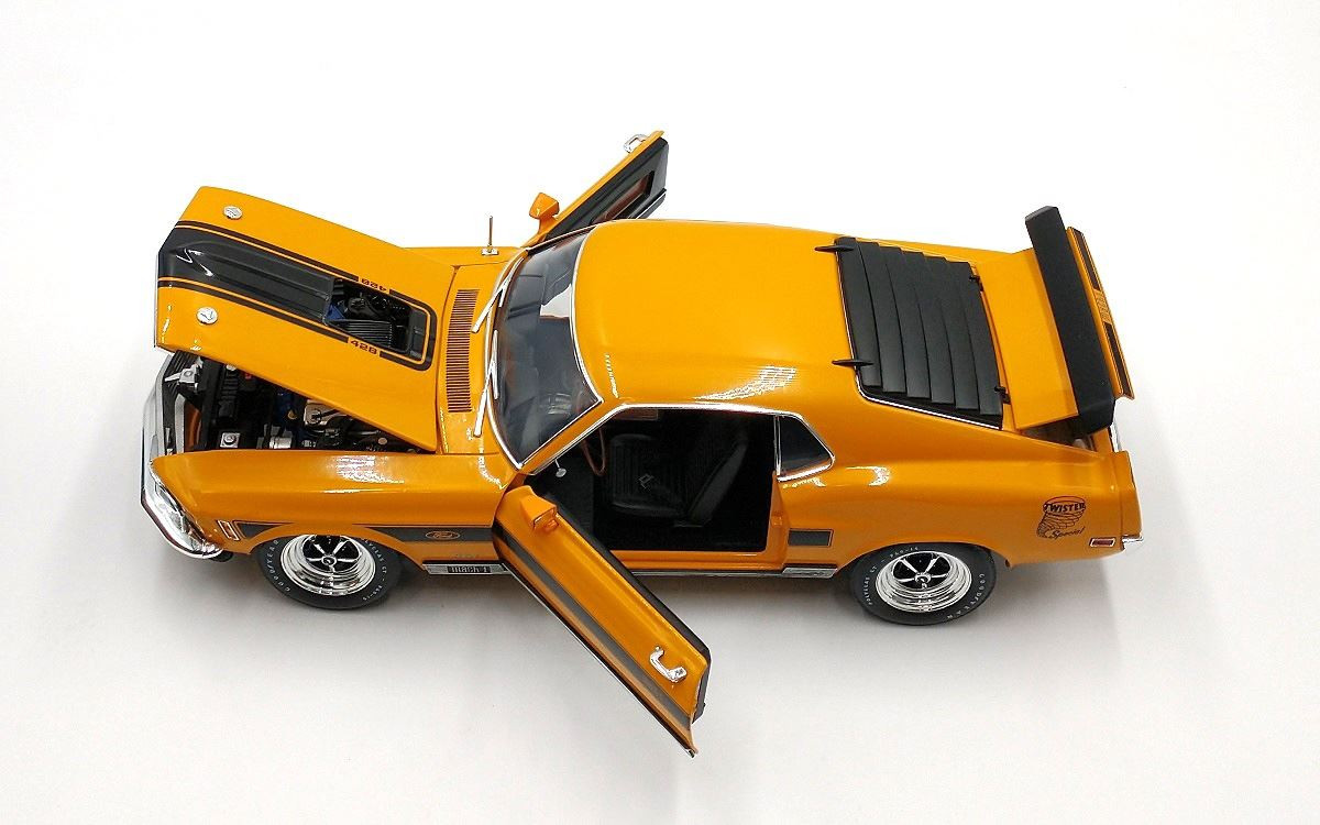 Acme Retro Hobby Exclusive 1:18 Scale 1970 Ford Mustang Mach 1
