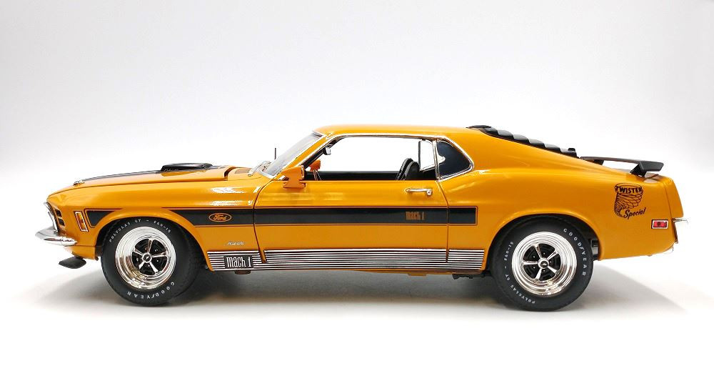 Acme Retro Hobby Exclusive 1:18 Scale 1970 Ford Mustang Mach 1