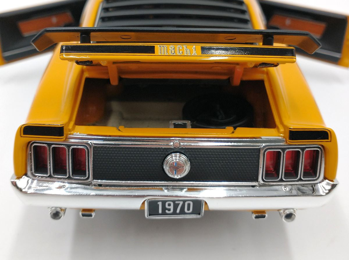 Acme Retro Hobby Exclusive 1:18 Scale 1970 Ford Mustang Mach 1