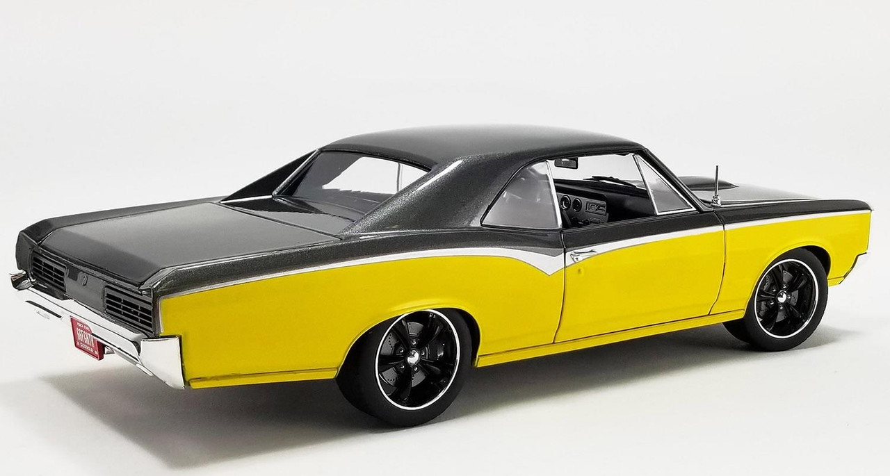 Acme 1:18 Scale 1966 Pontiac GTO Restomod (Yellow/Black) A1801219