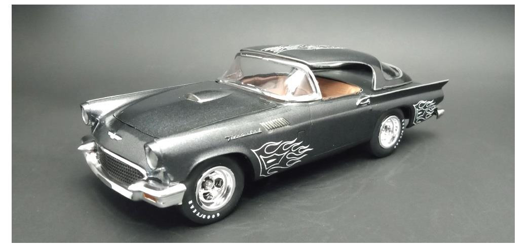 AMT 1:25 Scale 1957 Ford T-Bird Thunderbird Model Kit AMT1397