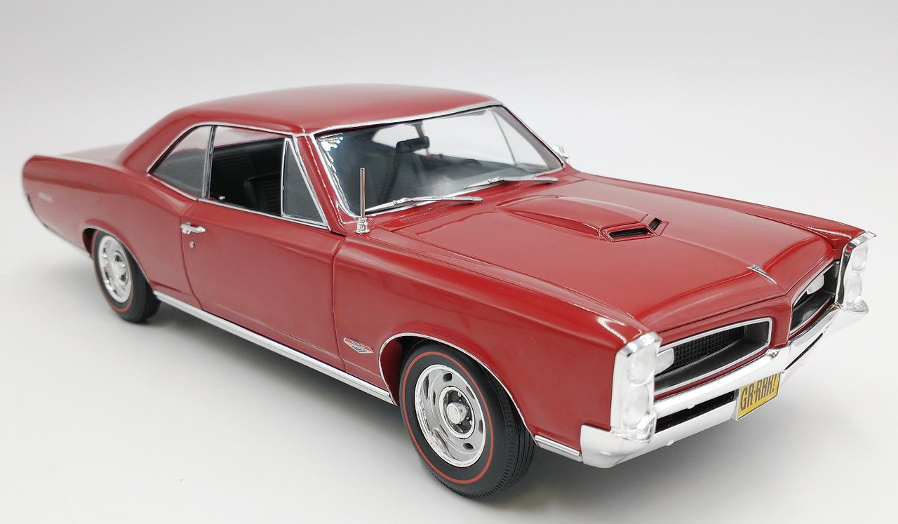 Acme Retro Hobby Exclusive 1:18 Scale 1966 Pontiac GTO (Red