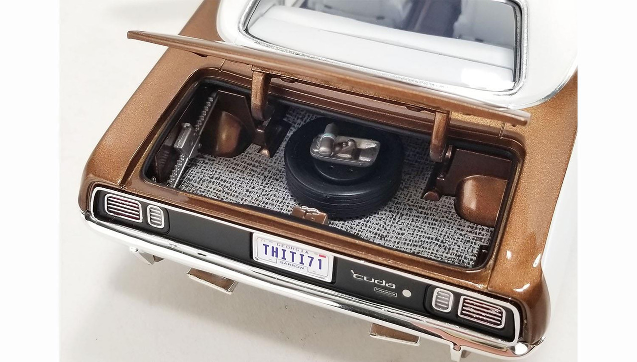 Acme 1:18 Scale 1971 Plymouth Cuda Vinyl Top - Tahitian Walnut