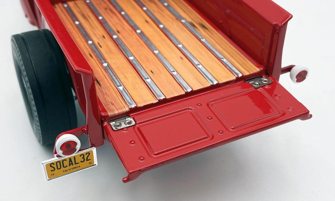 Acme 1:18 Scale 1932 Ford Truck So-Cal Speed Shop A1804107 - Retro