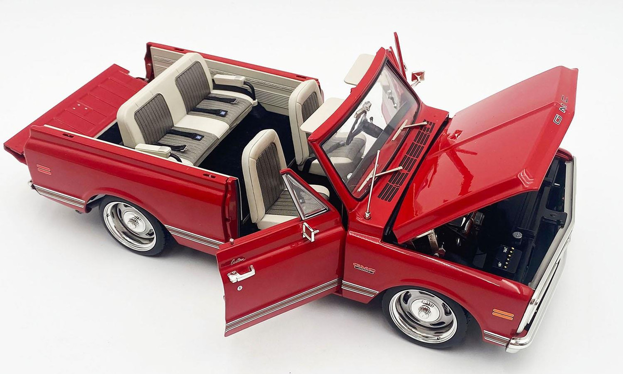 Acme 1:18 Scale 1970 GMC Jimmy - Slammed Custom A1807715