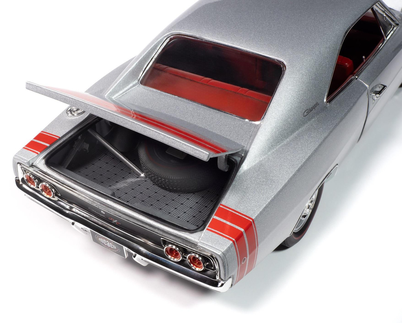 Auto World 1:18 Scale 1968 Dodge Charger R/T MCACN (AA1 Silver