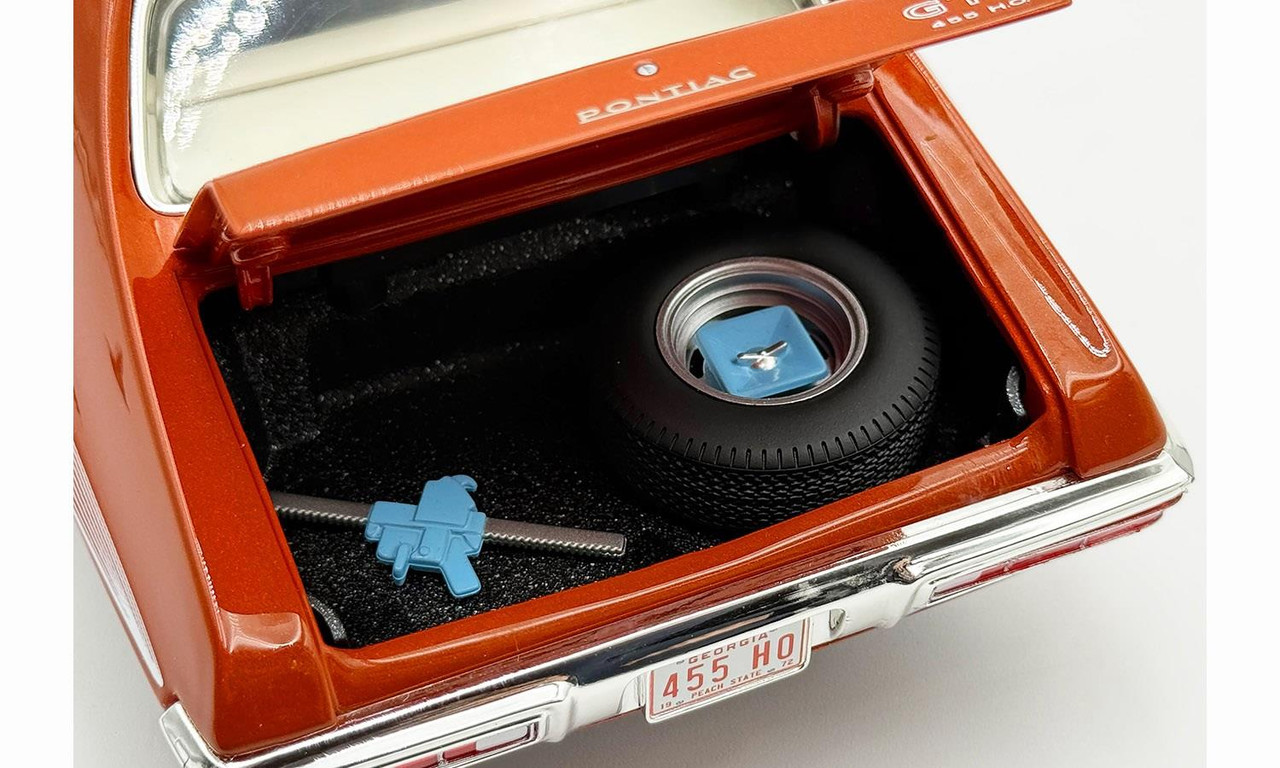 Acme 1:18 Scale 1972 Pontiac GTO LeMans (Sundance Orange) A1801226