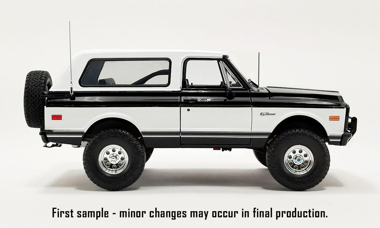 Acme 1:18 Scale 1971 Chevrolet Blazer K/5 (Black/White