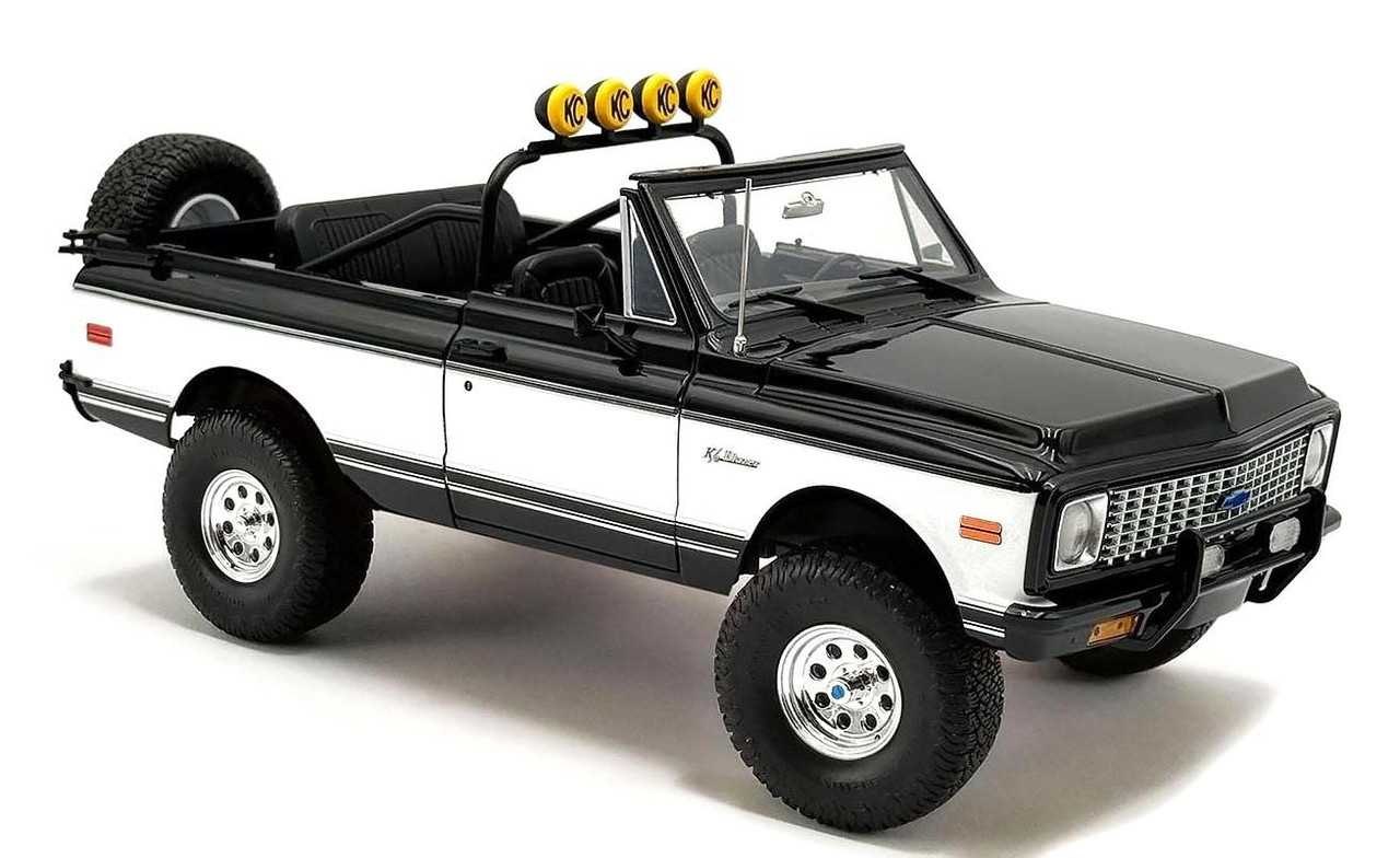 Acme 1:18 Scale 1971 Chevrolet Blazer K/5 (Black/White) A1807716