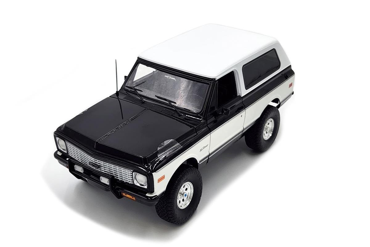 Acme 1:18 Scale 1971 Chevrolet Blazer K/5 (Black/White) A1807716