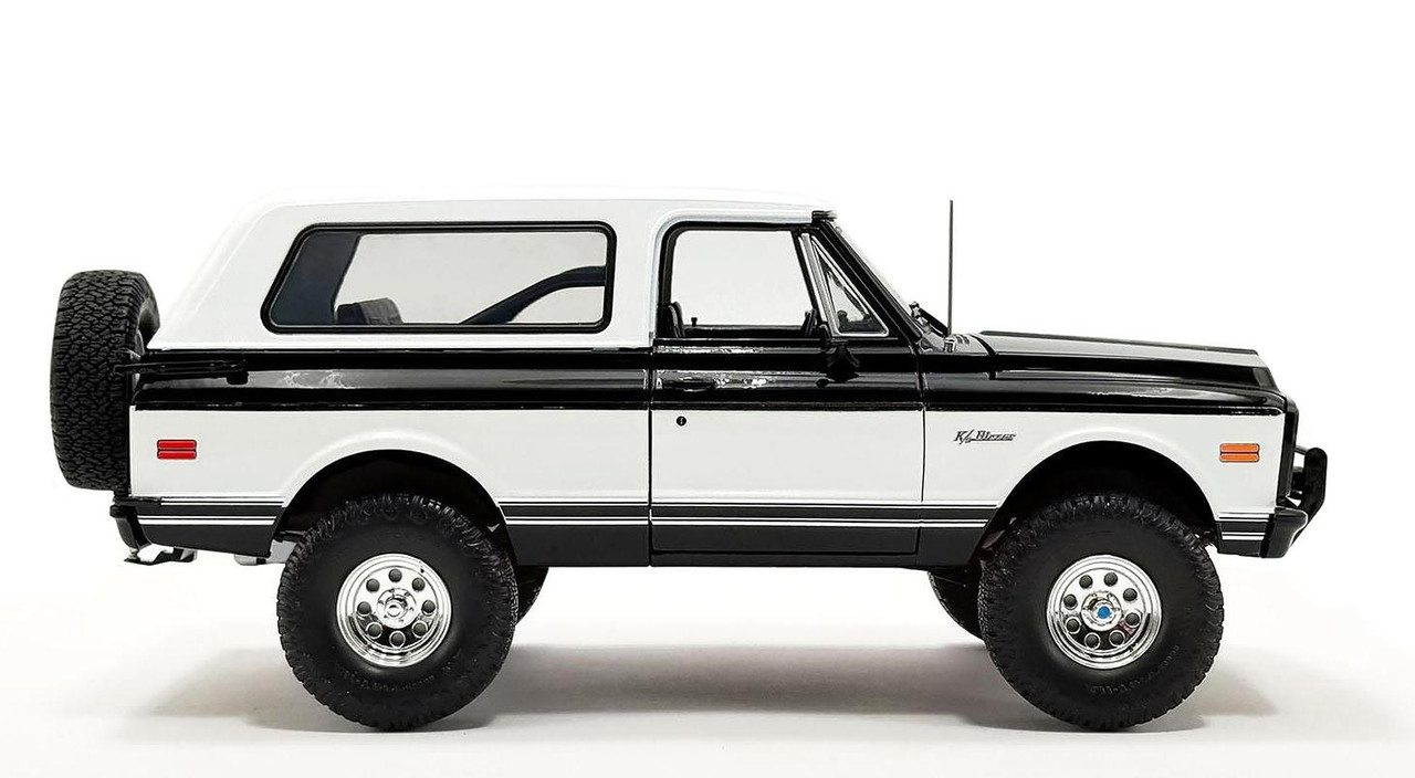 Acme 1:18 Scale 1971 Chevrolet Blazer K/5 (Black/White) A1807716