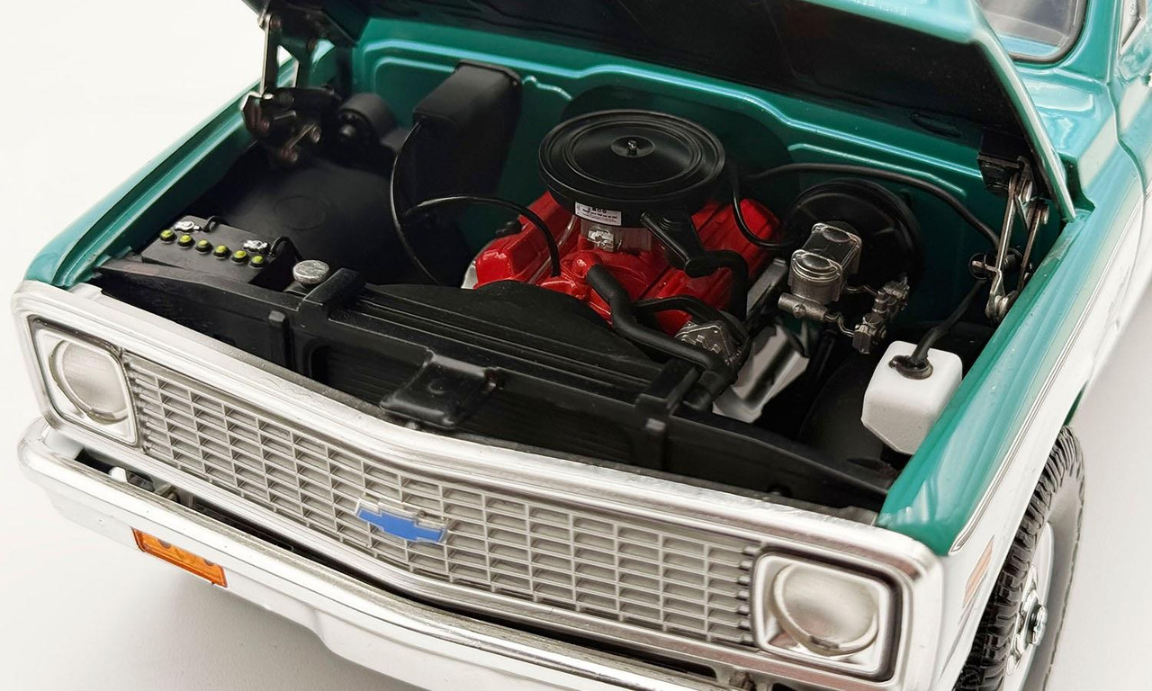 Acme 1:18 Scale 1972 Chevrolet Blazer K/5 CST - Route 66 100th