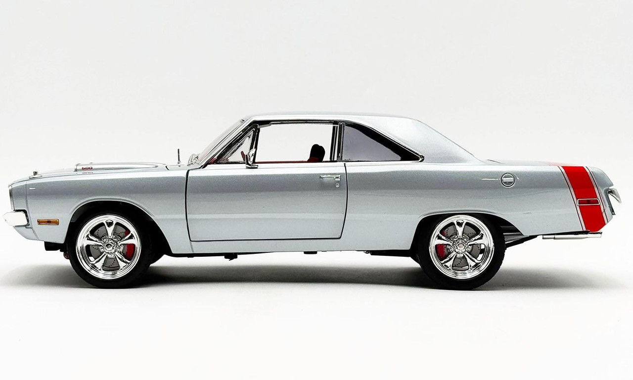 Acme 1:18 Scale 1970 Dodge Dart 440 - Street Machine A1806412