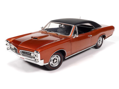 Auto World 1:18 Scale 1966 Pontiac GTO Hardtop (Copper Blaze
