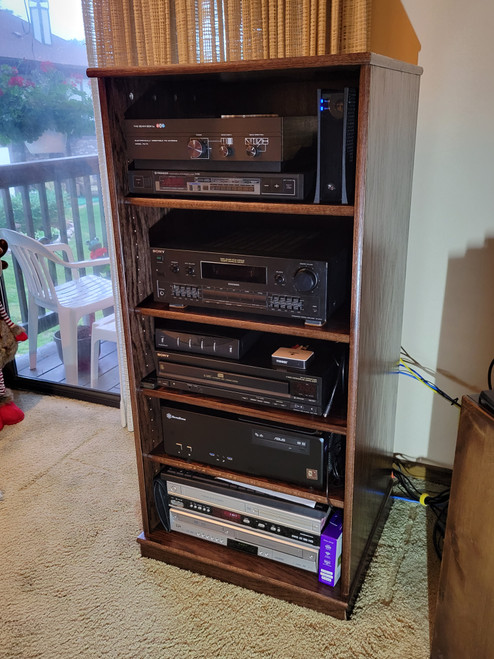 Dave's SC2248 in Red Mahogany does a nice job of highlighting the summer and winter graining of the genuine oak.
https://www.decibeldesigns.com  telephone 808.331.8506