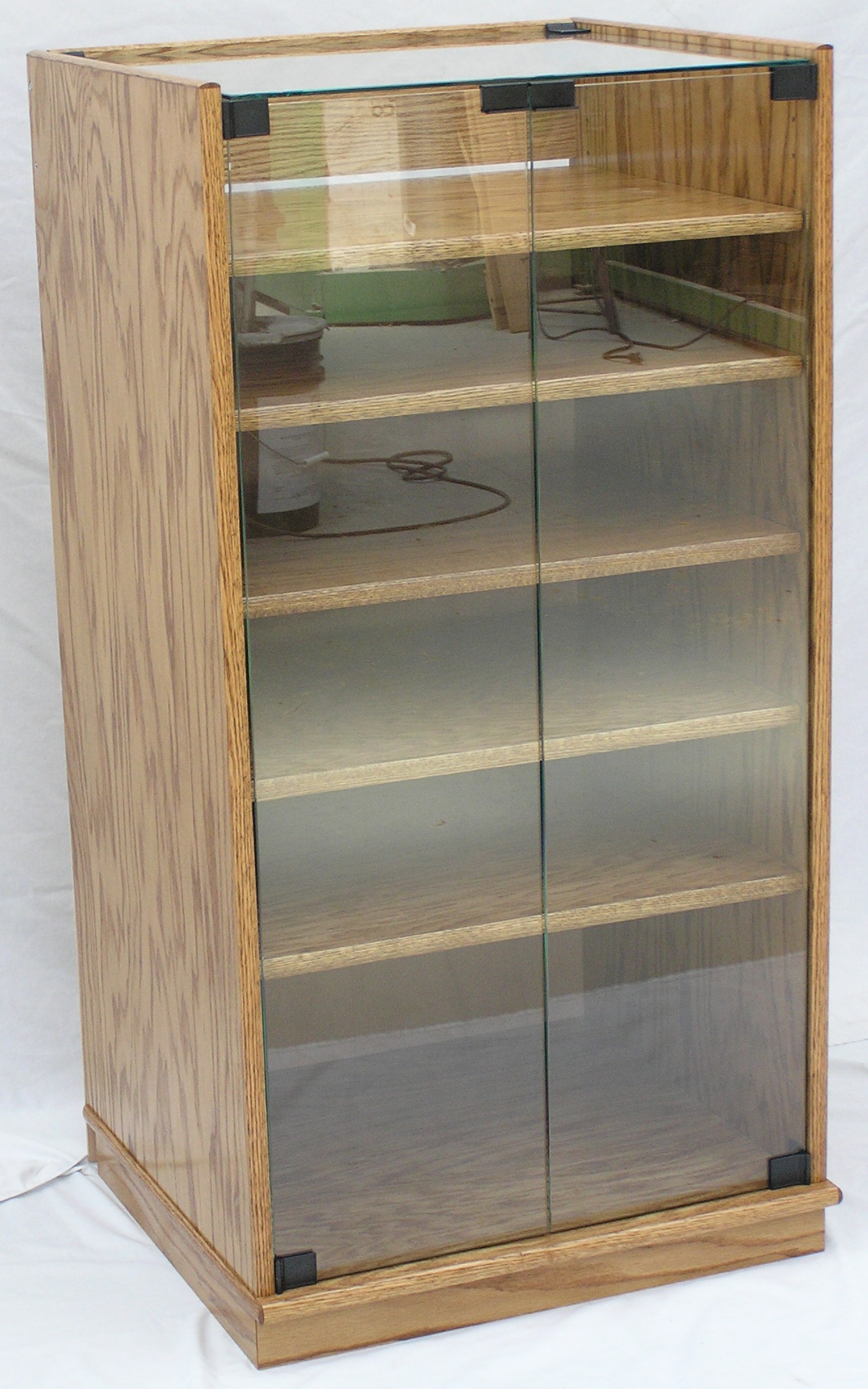 glass-top-stereo-cabinet-002.jpg