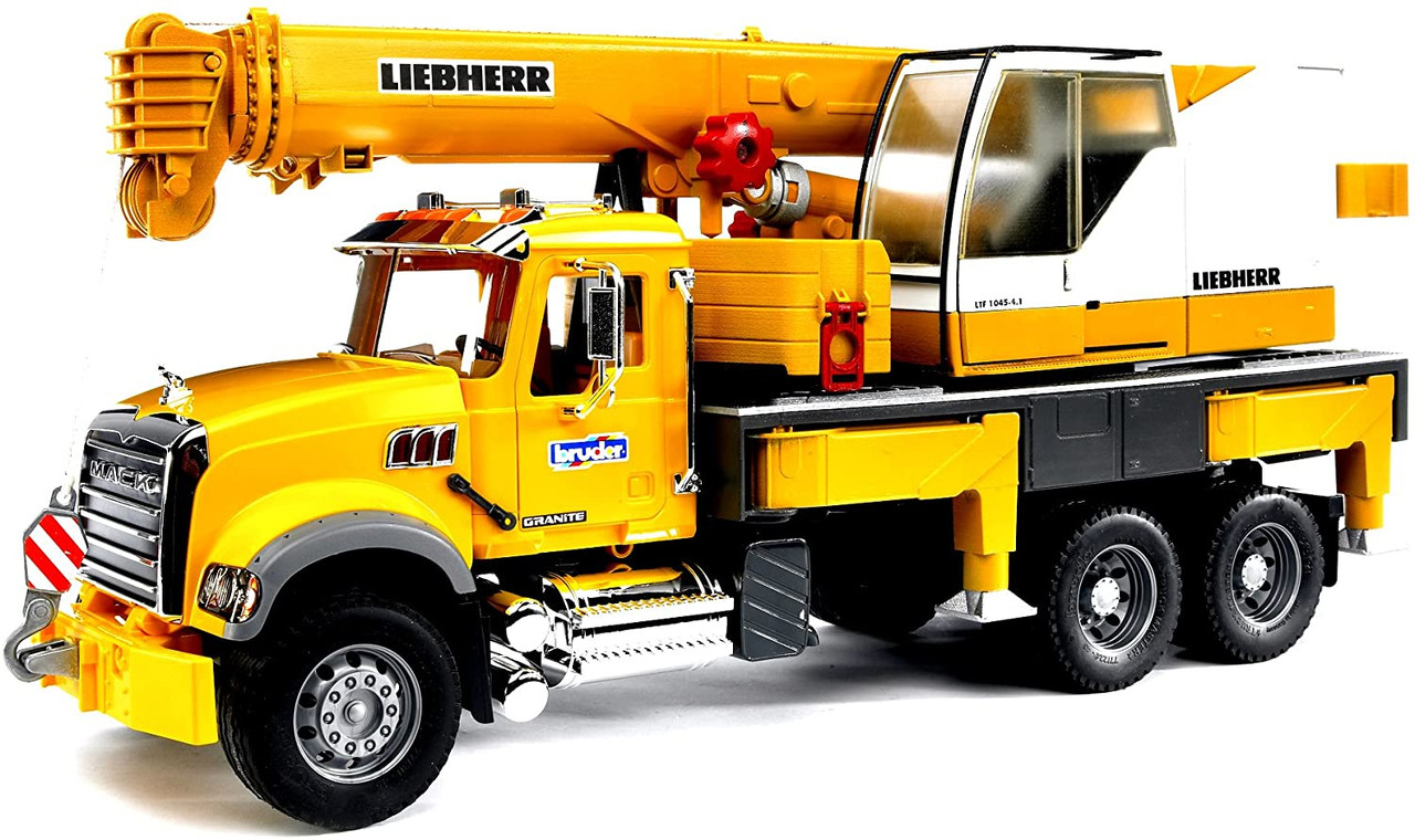 BR1:16 MACK Granite Liebherr Crane Truck