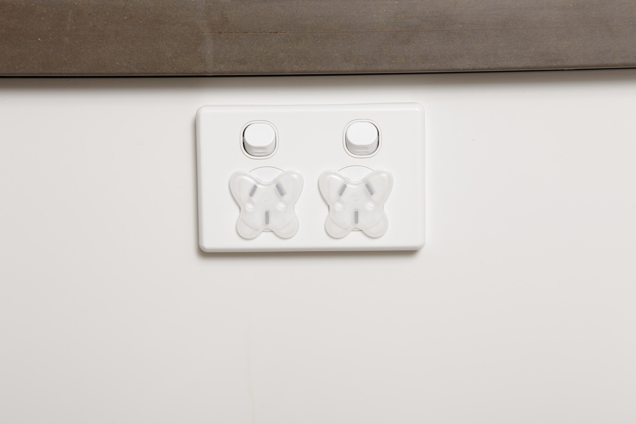 Dreambaby Butterfly Outlet Plug 10 Pack Dreambaby Butterfly Outlet Plug 10 Pack