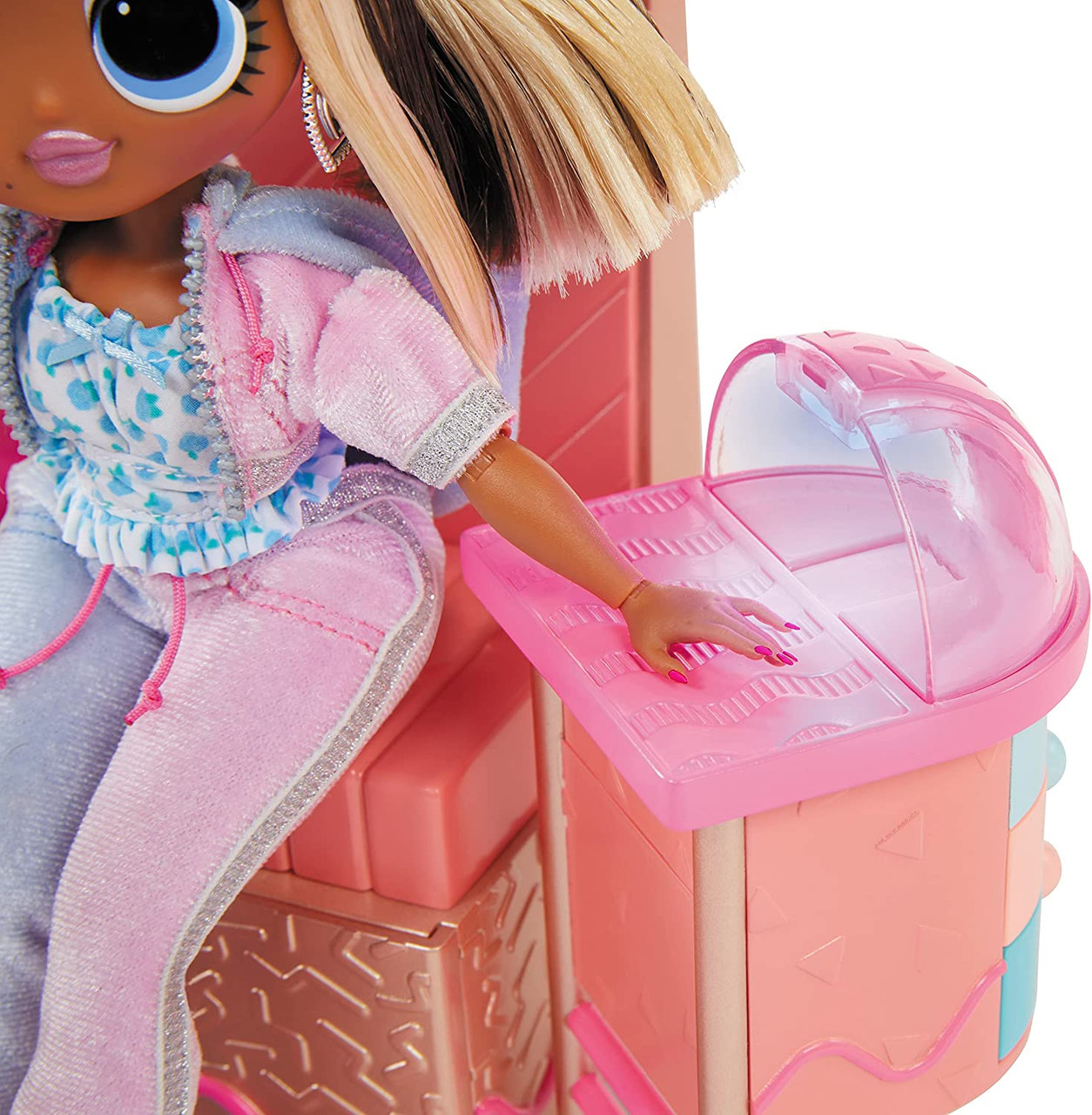 L.O.L. Surprise! Shine On Salon & Spa L.O.L. Surprise! Shine On Salon & Spa