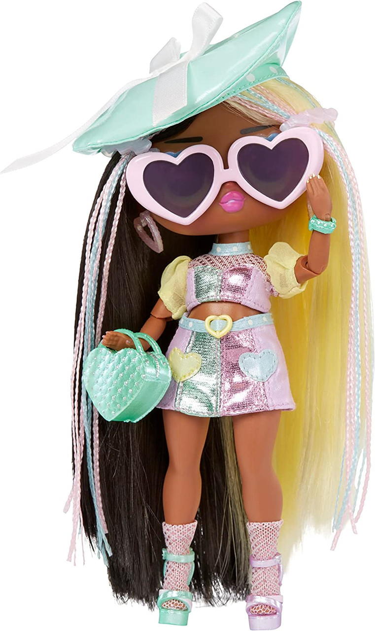 L.O.L. Surprise! Tweens Fashion Doll Darcy Blush L.O.L. Surprise! Tweens Fashion Doll Darcy Blush