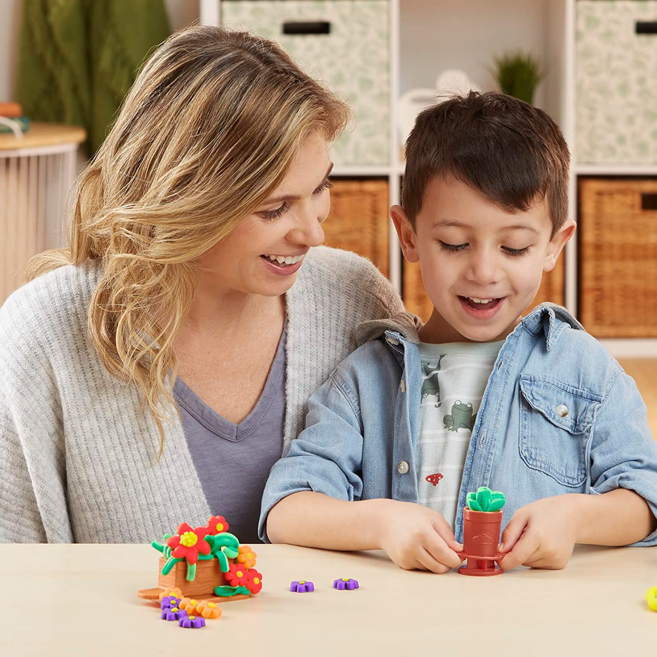 Play-Doh Grow Your Garden Toolset Play-Doh Grow Your Garden Toolset