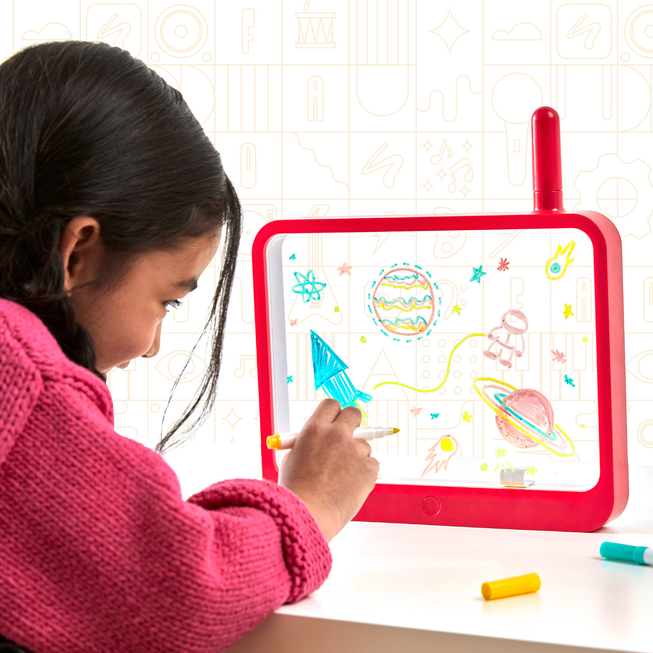 F.A.O. Schwarz Glow & Go Portable Easel, 6pcs