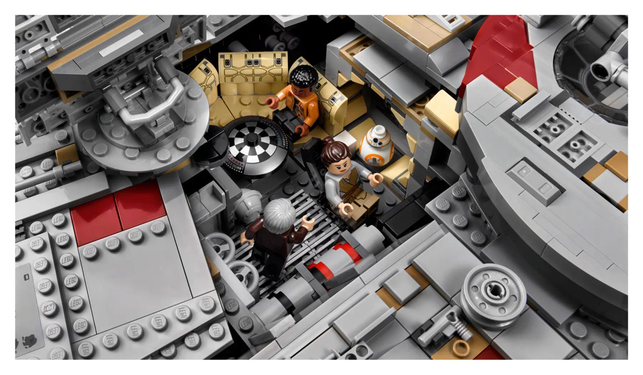 LEGO Star Wars Millenium Falcon 75192 LEGO Star Wars Millenium Falcon 75192