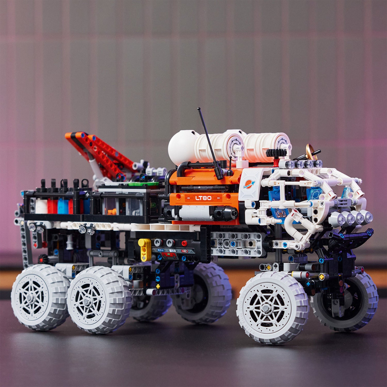 LEGO Technic Mars Crew Exploration Rover 42180 LEGO Technic Mars Crew Exploration Rover 42180