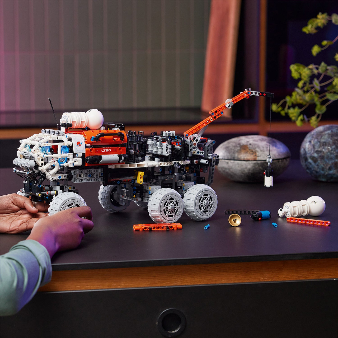 LEGO Technic Mars Crew Exploration Rover 42180 LEGO Technic Mars Crew Exploration Rover 42180