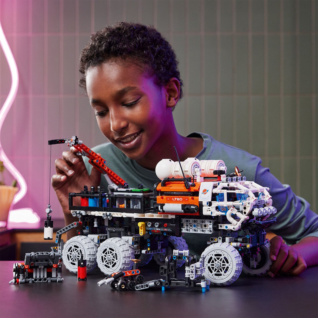 LEGO Technic Mars Crew Exploration Rover 42180 LEGO Technic Mars Crew Exploration Rover 42180