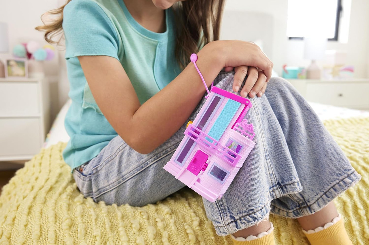 Barbie Polly Pocket Dreamhouse Compact- Dollhouse Playset Barbie Polly Pocket Dreamhouse Compact- Dollhouse Playset