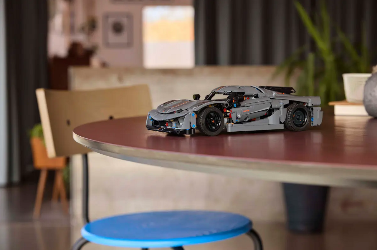 LEGO Technic Koenigsegg Jesko Absolut Grey Hypercar 42173