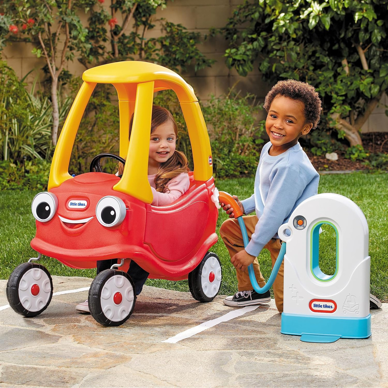 Little Tikes Cozy E-Charging Station with Interactive Lights