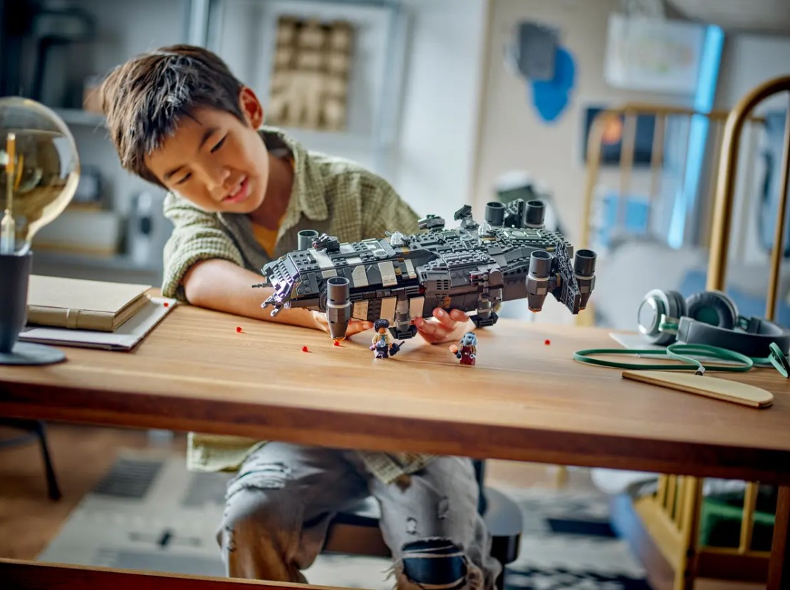 LEGO Star Wars The Onyx Cinder 75374