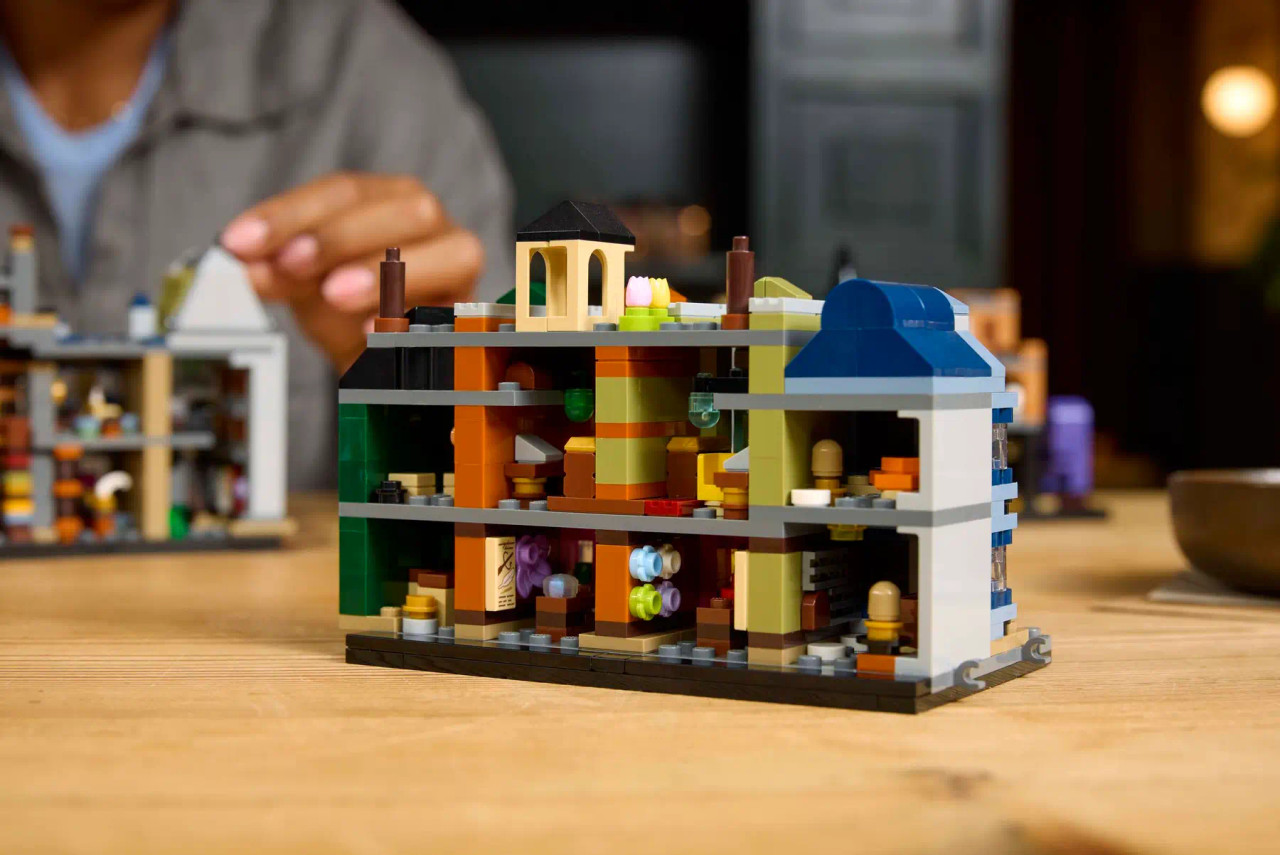 LEGO Harry Potter Diagon Alley Wizarding Shops 76444 LEGO Harry Potter Diagon Alley Wizarding Shops 76444