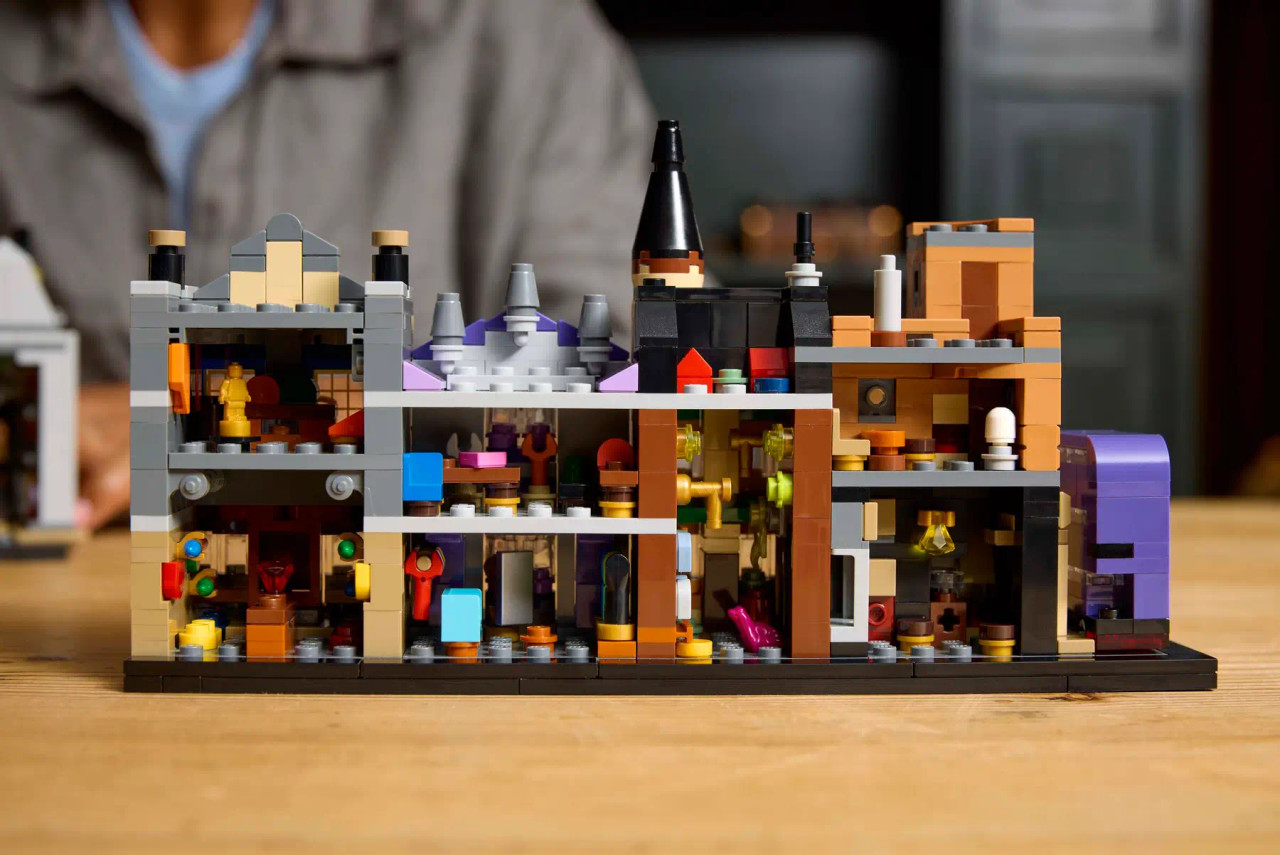 LEGO Harry Potter Diagon Alley Wizarding Shops 76444 LEGO Harry Potter Diagon Alley Wizarding Shops 76444
