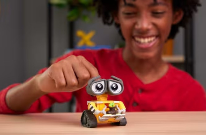 Disney and Pixar Click Figs Wall-E