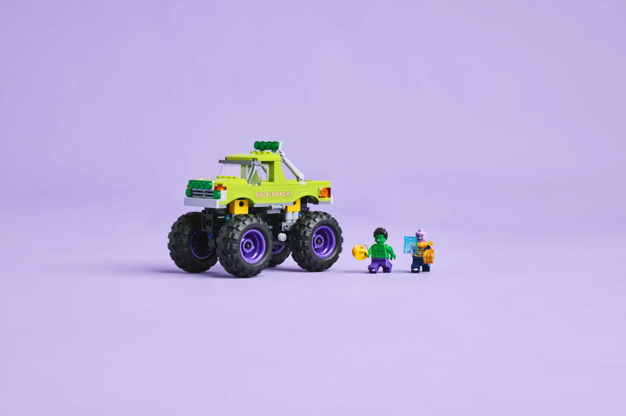 LEGO Marvel The Hulk Truck vs. Thanos 76312