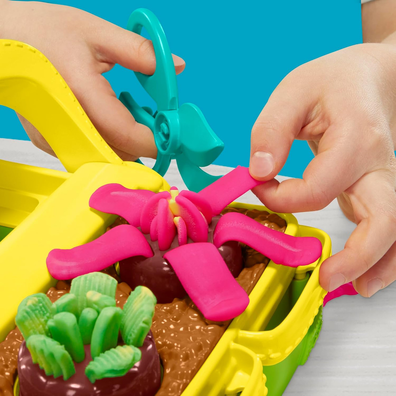 Play-Doh Blooming Flowers Playset Play-Doh Blooming Flowers Playset