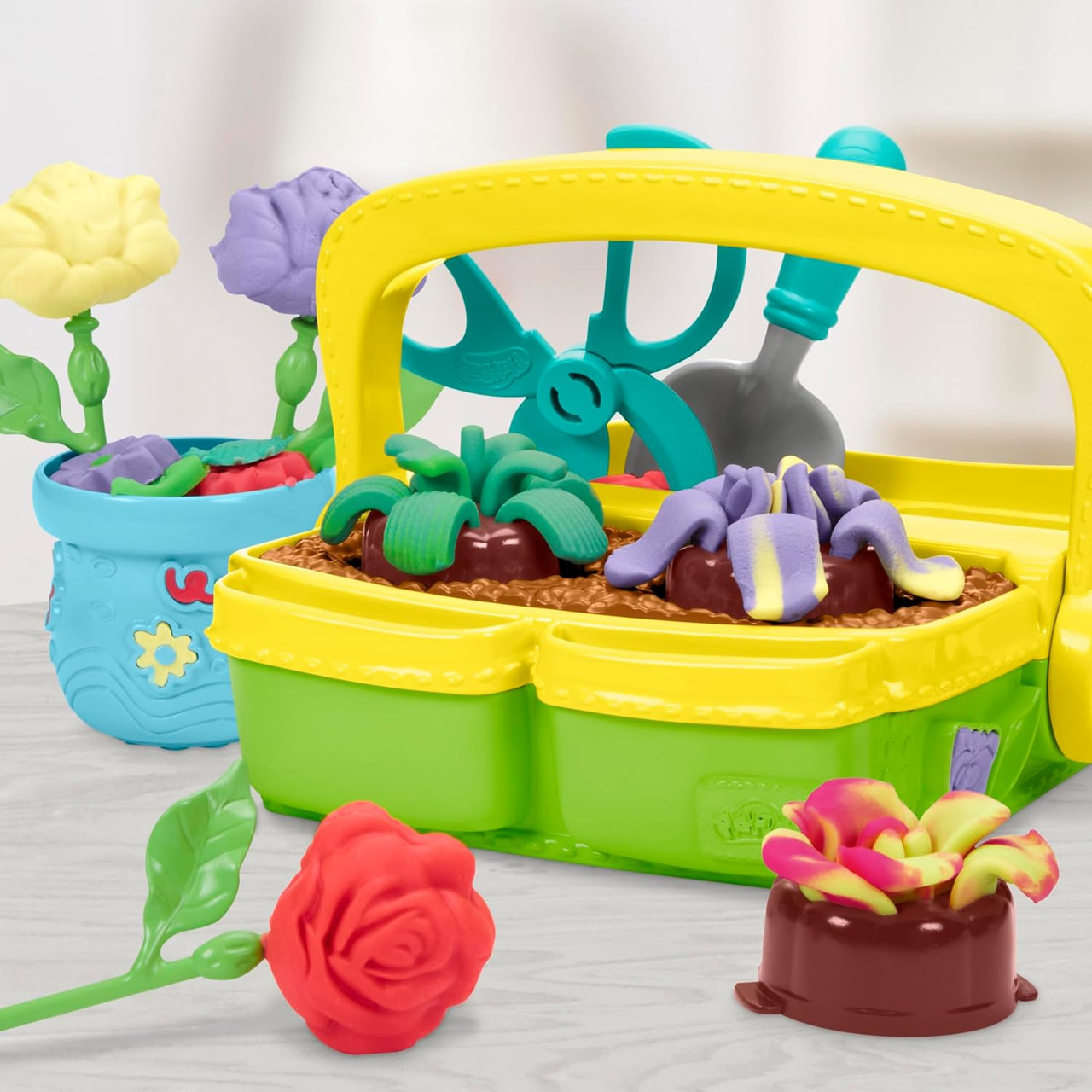 Play-Doh Blooming Flowers Playset Play-Doh Blooming Flowers Playset
